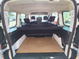 
Renault Kangoo 1.5 dCi Combi Profesional M1 Blue 95CV · 4 puertas · 5 asientos · 0072-LMS · 19/02/2021 · 131.917 km: full									