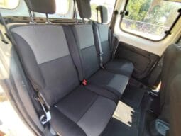 
Renault Kangoo 1.5 dCi Combi Profesional M1 Blue 95CV · 4 puertas · 5 asientos · 0072-LMS · 19/02/2021 · 131.917 km: full									