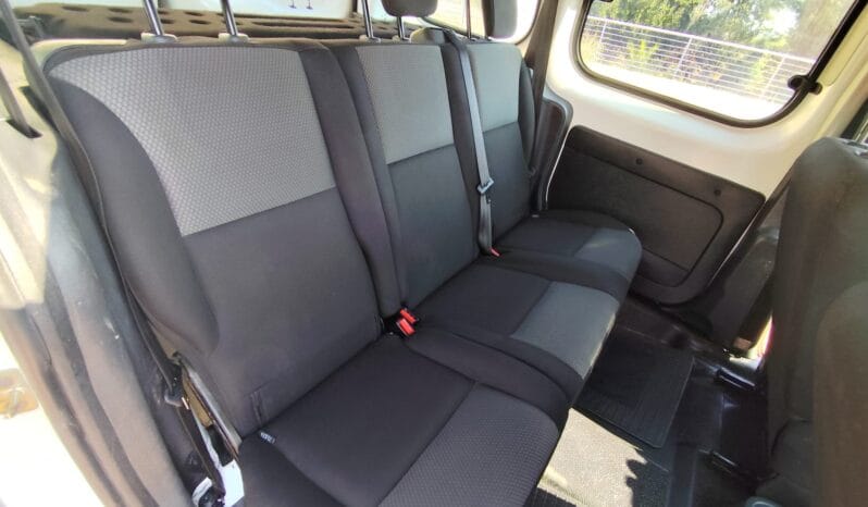 
Renault Kangoo 1.5 dCi Combi Profesional M1 Blue 95CV · 4 puertas · 5 asientos · 0072-LMS · 19/02/2021 · 131.917 km: full									