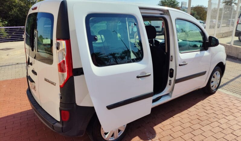 
Renault Kangoo 1.5 dCi Combi Profesional M1 Blue 95CV · 4 puertas · 5 asientos · 0072-LMS · 19/02/2021 · 131.917 km: full									