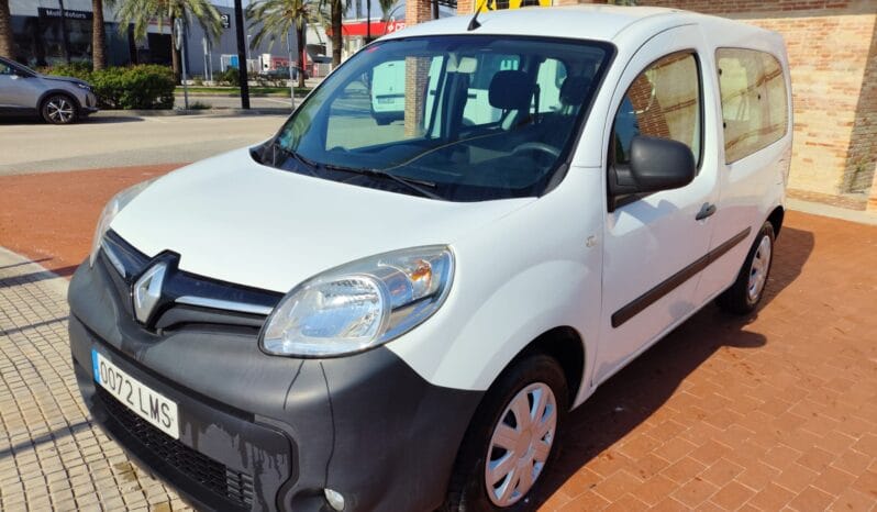
Renault Kangoo 1.5 dCi Combi Profesional M1 Blue 95CV · 4 puertas · 5 asientos · 0072-LMS · 19/02/2021 · 131.917 km: full									