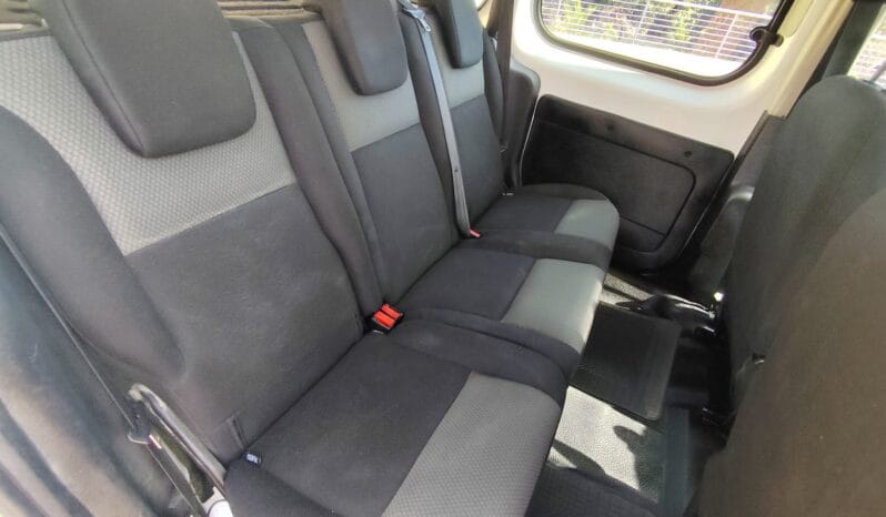 
Renault Kangoo 1.5 dCi Combi Profesional M1 Blue 95CV · 4 puertas · 5 asientos · 6246-LMR · 18/02/2021 · 143.427 km: full									