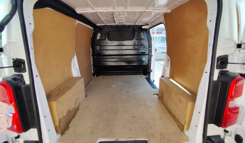 Citroën Jumpy 1.5 HDi 100 (100 cv) L2H1 · 2022 · 115.463 km full