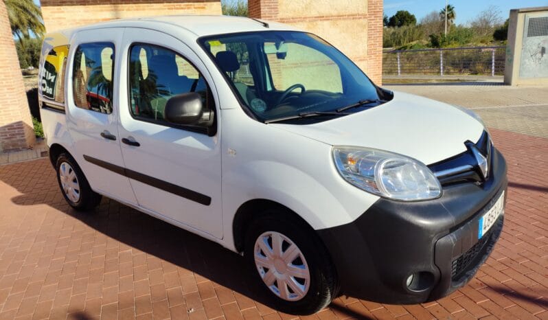 RENAULT KANGOO VALENCIA OCASION BARATA. KANGOO BLANCA, 5 PLAZAS ACRISTALADA COMBI. TIPO TURISMO, ITV NORMAL 1 AÑO.